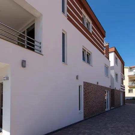 2 Bedroom Amazing In Appartamento Vodice
