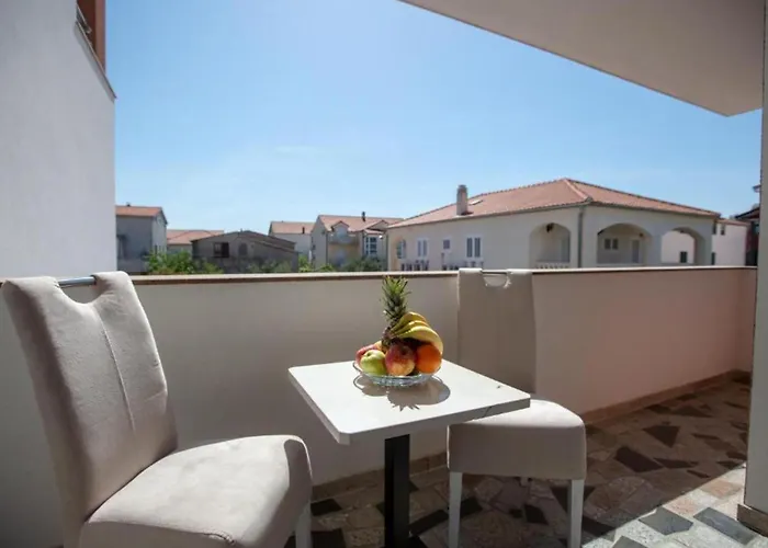 Lejlighed 2 Bedroom Amazing In Vodice