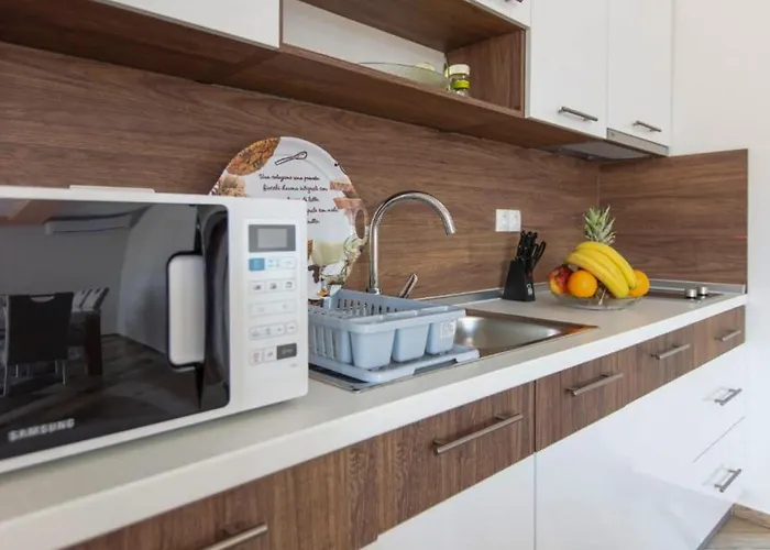 2 Bedroom Amazing In Apartment Vodice