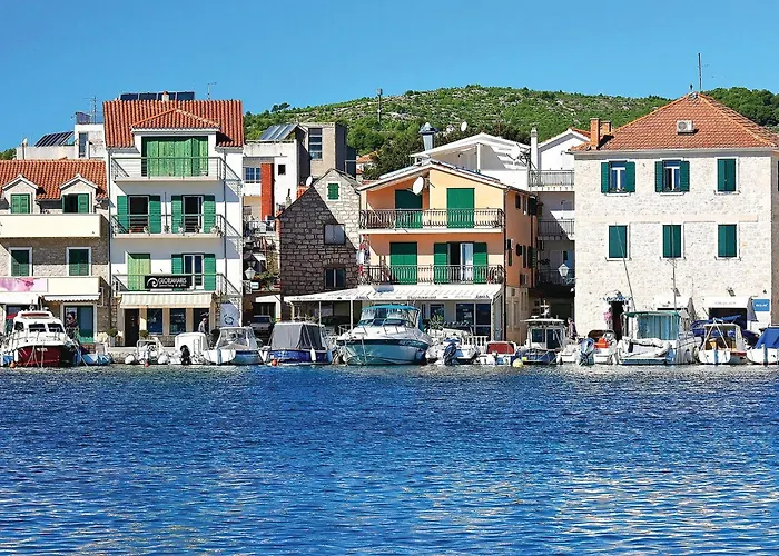 2 Bedroom Amazing In Lejlighed Vodice
